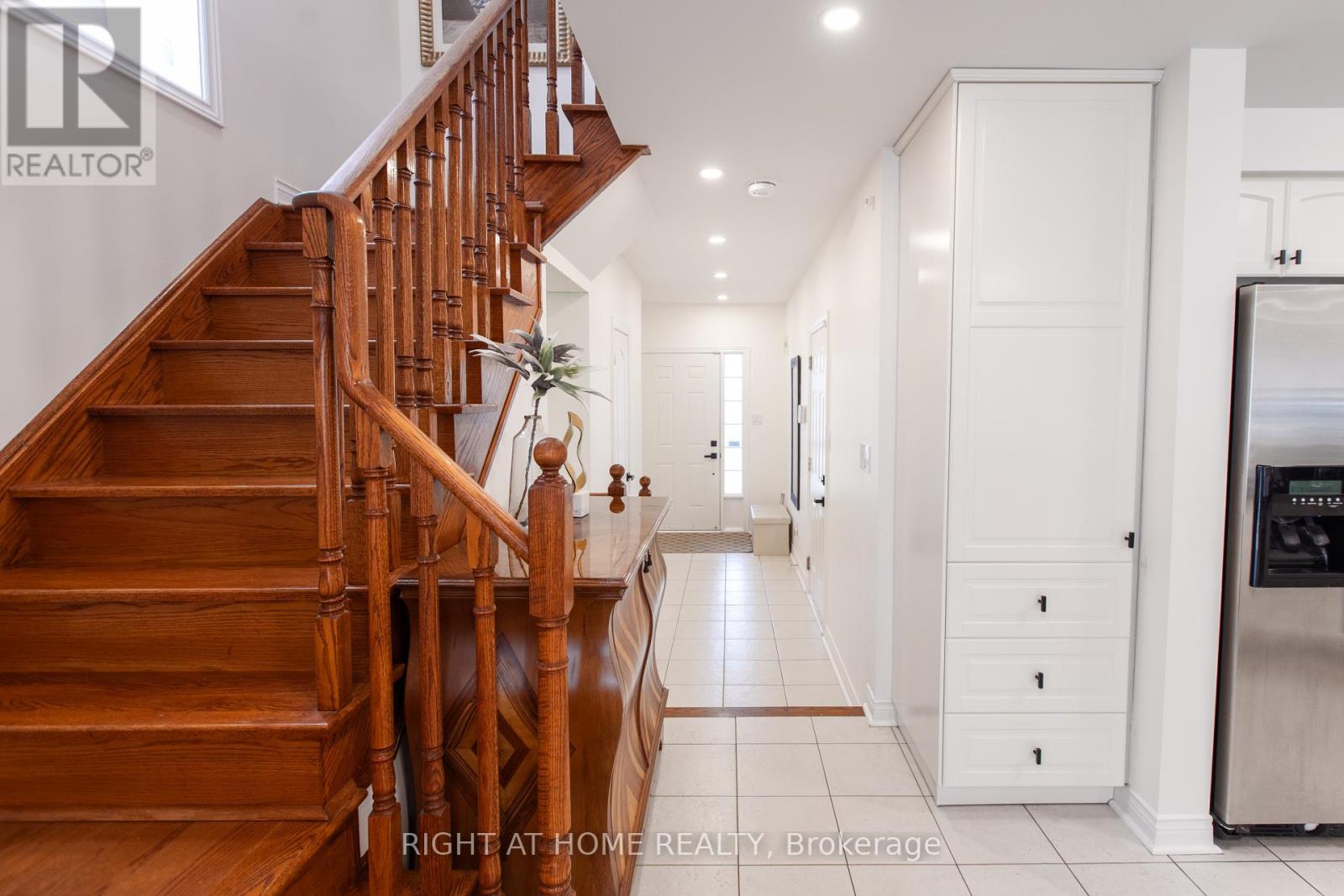 4 Old Orchard Crescent, Richmond Hill, Ontario  L4S 2X4 - Photo 8 - N12467341