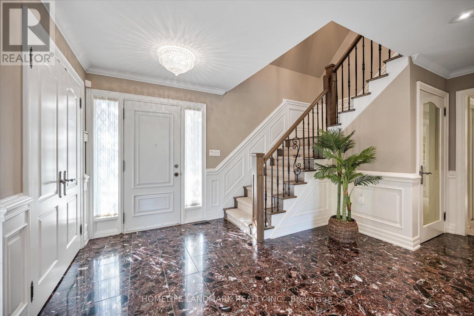 3 Old English Lane, Markham, Ontario  L3T 2T8 - Photo 3 - N12467360