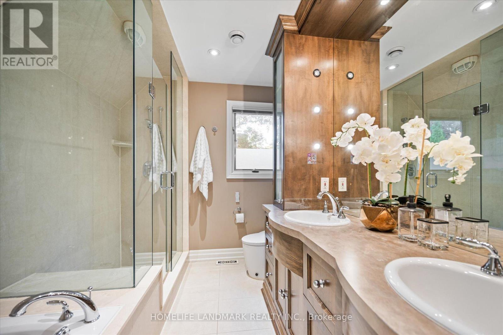 3 Old English Lane, Markham, Ontario  L3T 2T8 - Photo 30 - N12467360