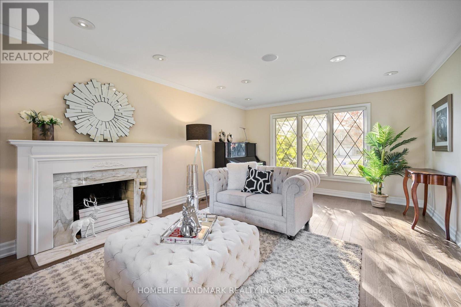 3 Old English Lane, Markham, Ontario  L3T 2T8 - Photo 6 - N12467360