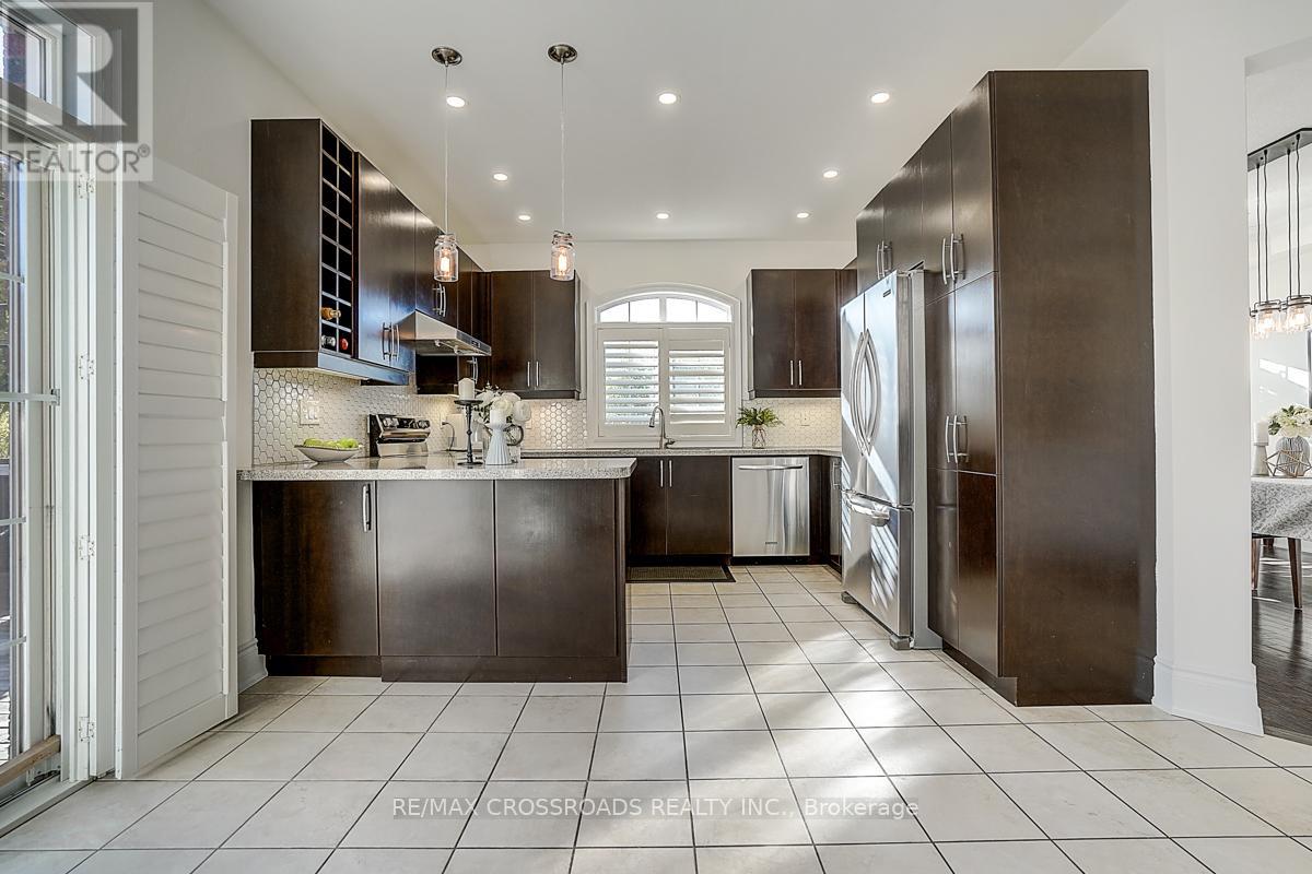 619 Fernbank Road, Newmarket, Ontario  L3X 3E4 - Photo 16 - N12467361