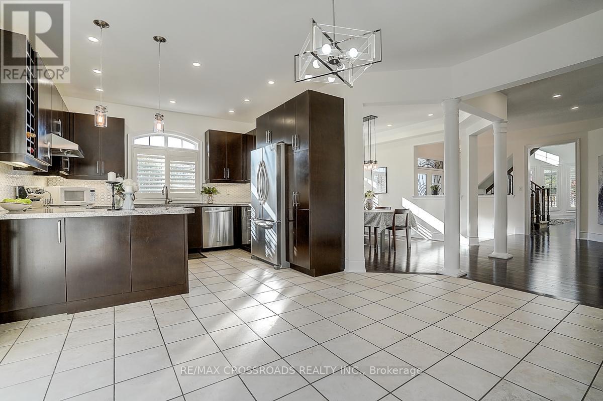 619 Fernbank Road, Newmarket, Ontario  L3X 3E4 - Photo 17 - N12467361