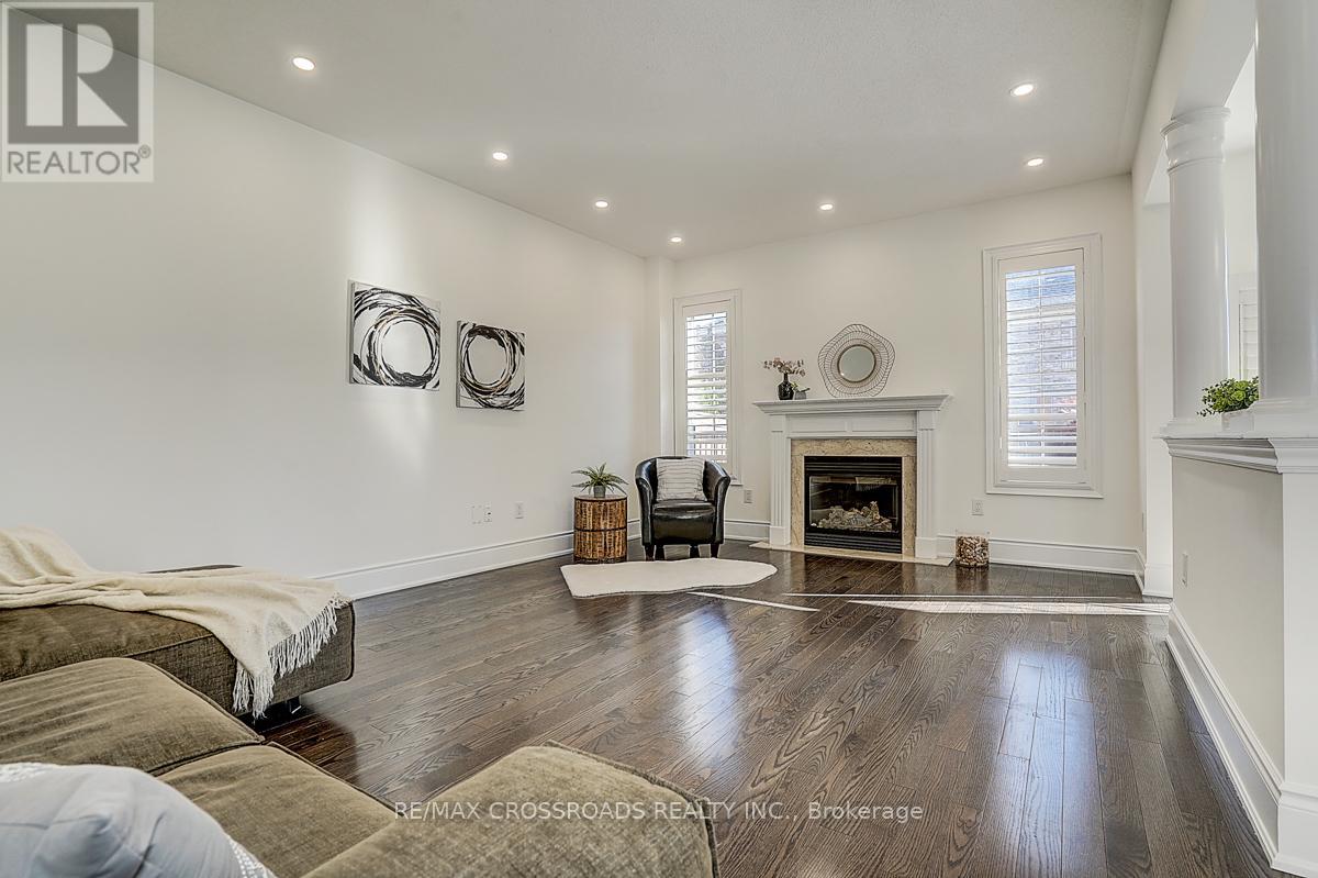 619 Fernbank Road, Newmarket, Ontario  L3X 3E4 - Photo 19 - N12467361