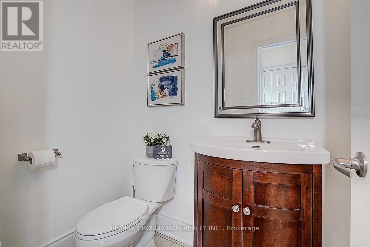 619 Fernbank Road, Newmarket, Ontario  L3X 3E4 - Photo 26 - N12467361