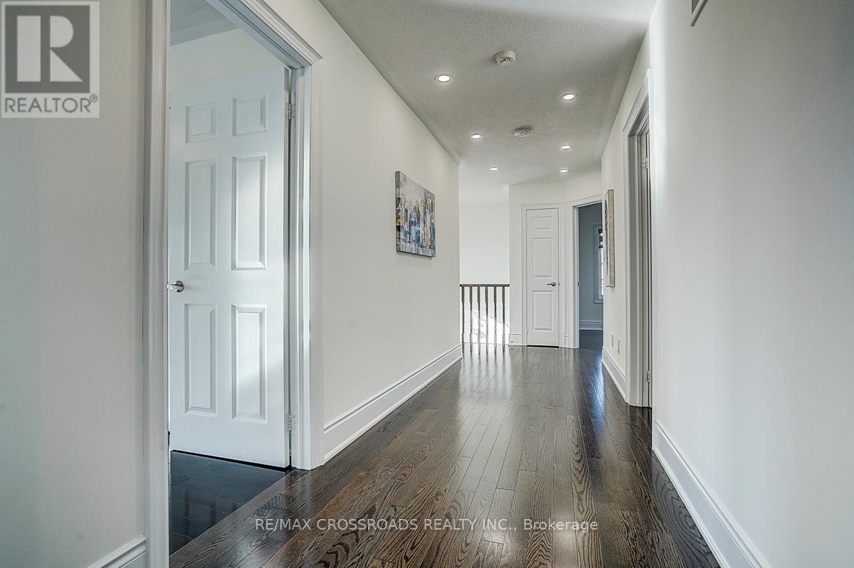 619 Fernbank Road, Newmarket, Ontario  L3X 3E4 - Photo 28 - N12467361