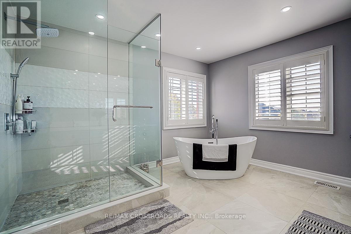 619 Fernbank Road, Newmarket, Ontario  L3X 3E4 - Photo 33 - N12467361