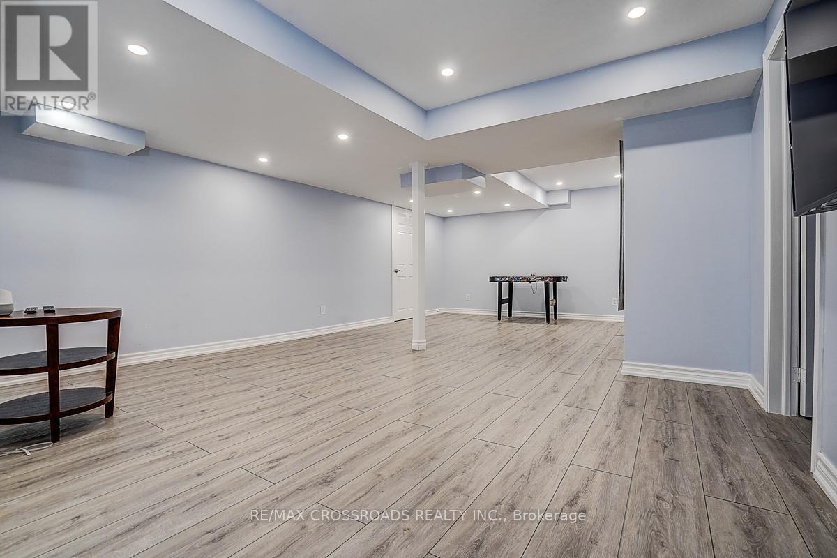 619 Fernbank Road, Newmarket, Ontario  L3X 3E4 - Photo 42 - N12467361
