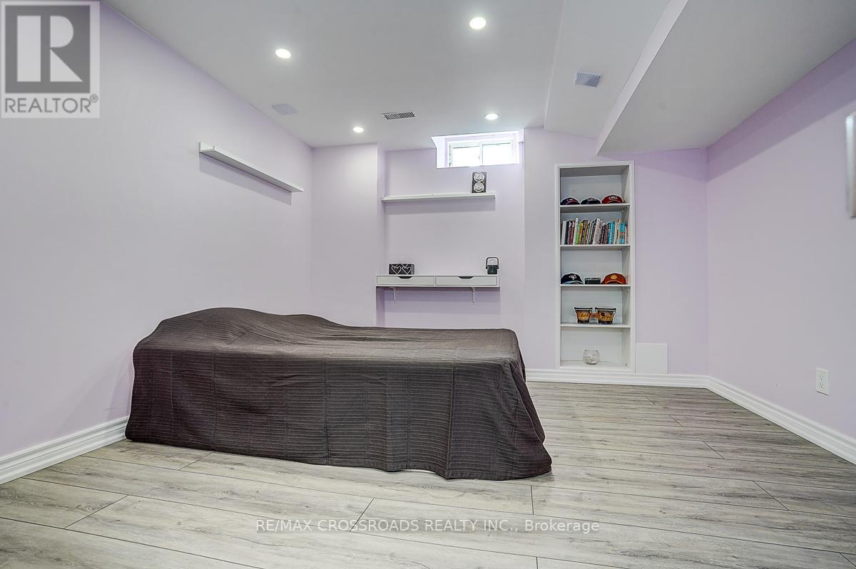 619 Fernbank Road, Newmarket, Ontario  L3X 3E4 - Photo 43 - N12467361