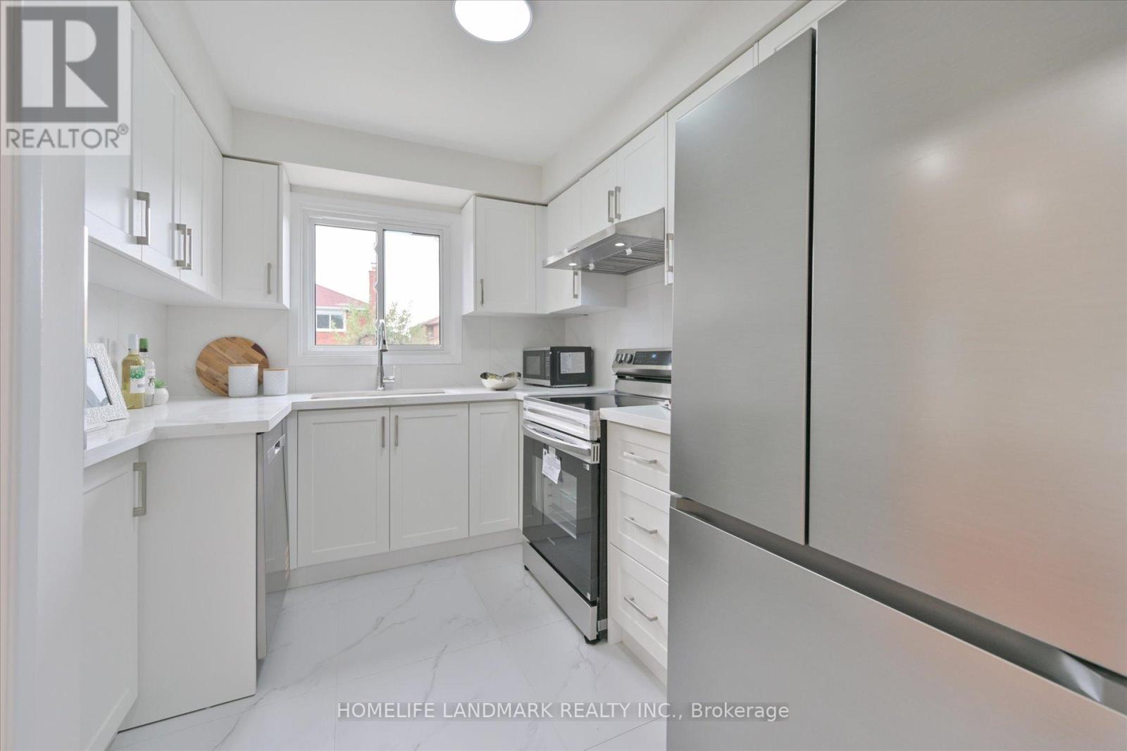 208 Woodhall Road, Markham, Ontario  L3S 1N3 - Photo 12 - N12467366