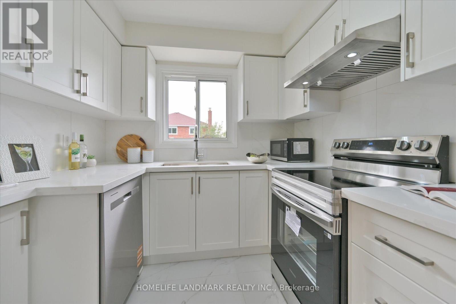 208 Woodhall Road, Markham, Ontario  L3S 1N3 - Photo 13 - N12467366