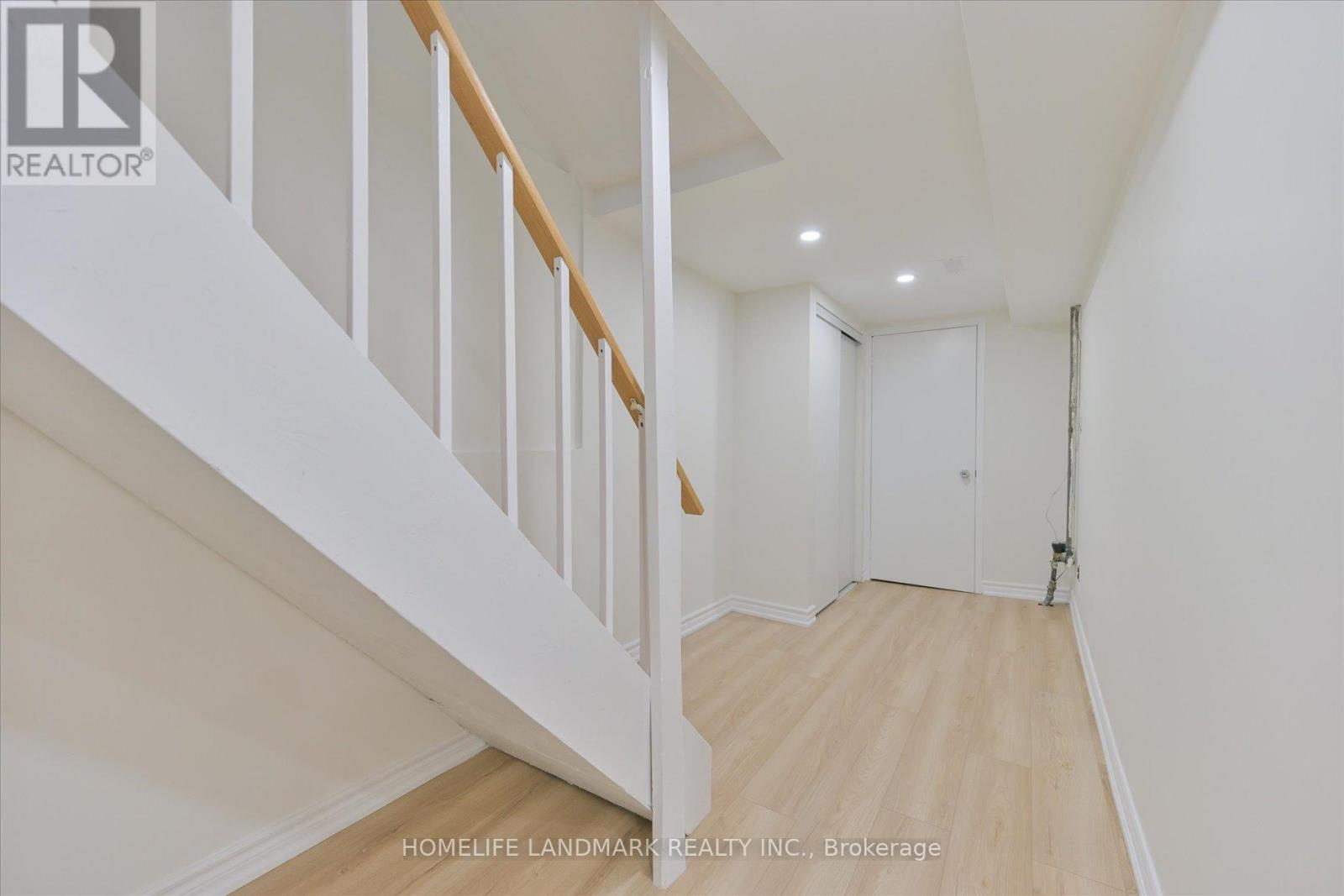 208 Woodhall Road, Markham, Ontario  L3S 1N3 - Photo 24 - N12467366