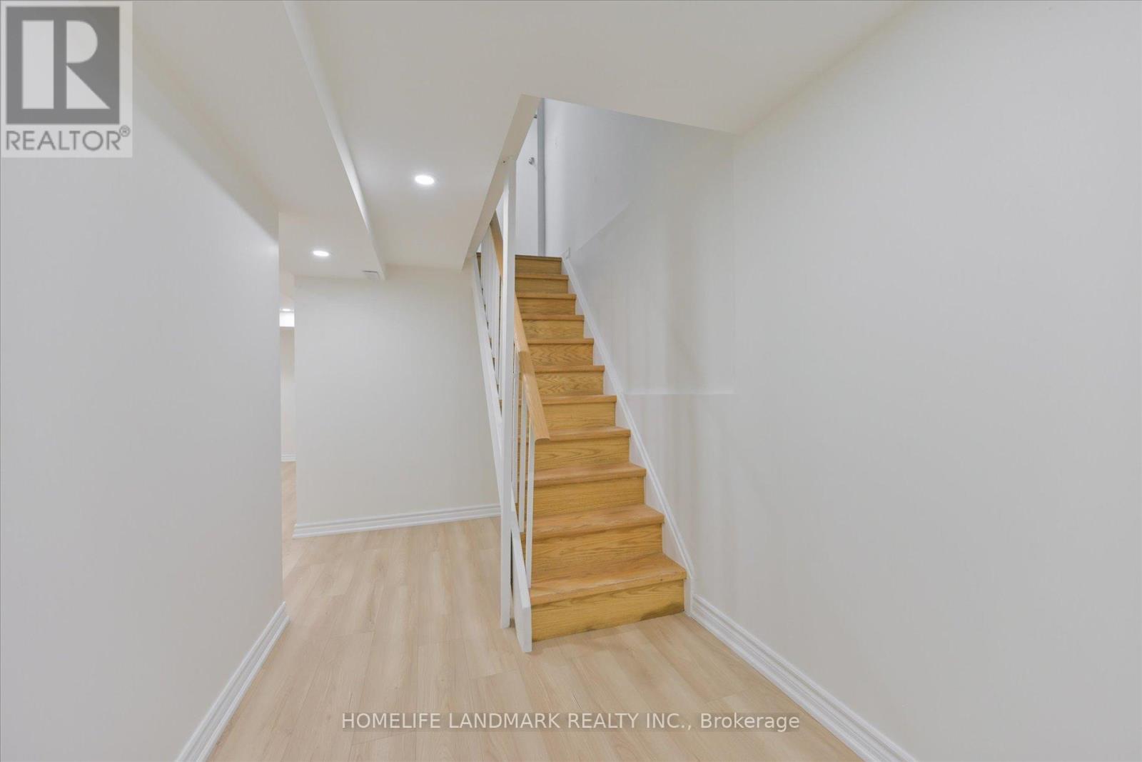 208 Woodhall Road, Markham, Ontario  L3S 1N3 - Photo 25 - N12467366