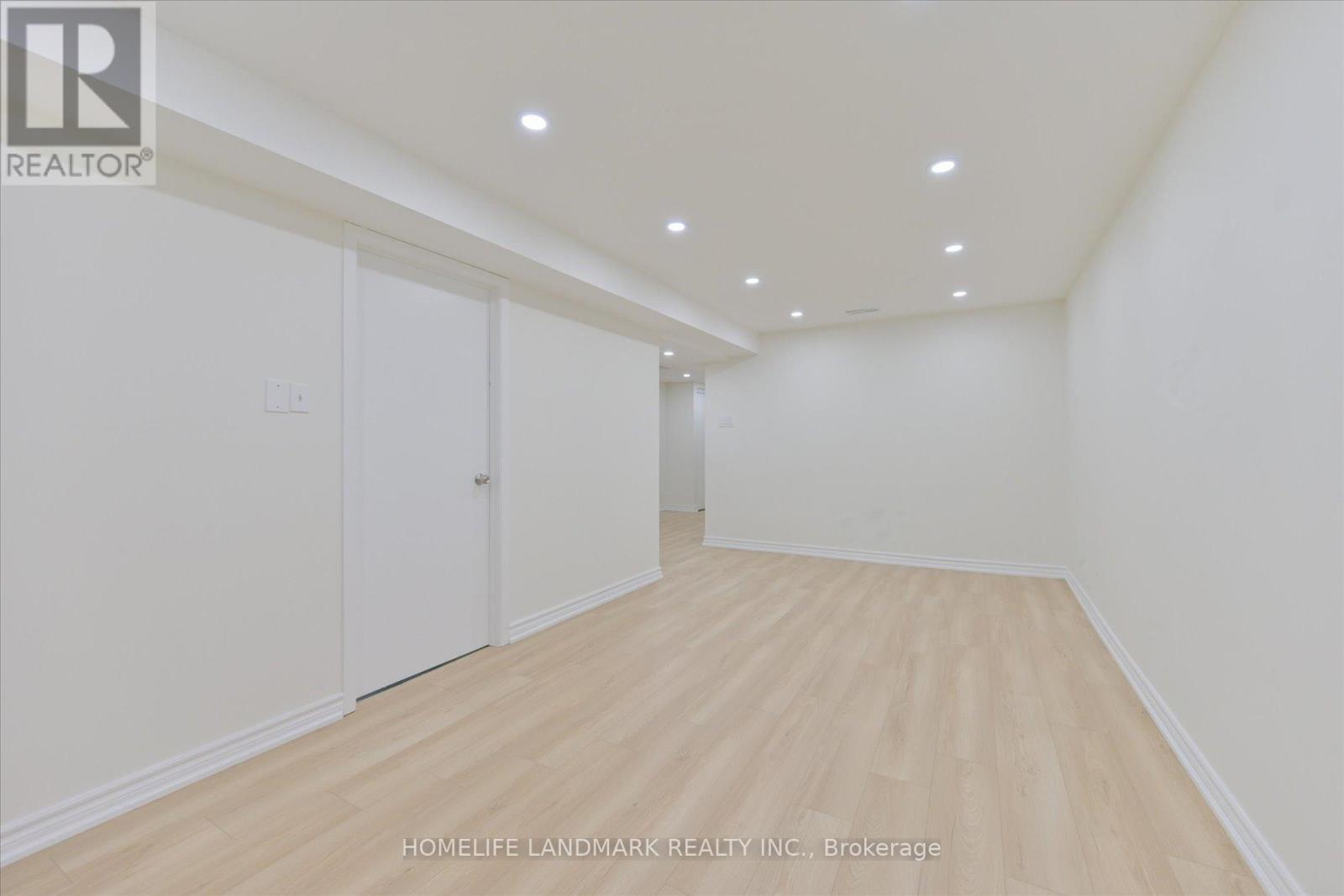 208 Woodhall Road, Markham, Ontario  L3S 1N3 - Photo 27 - N12467366