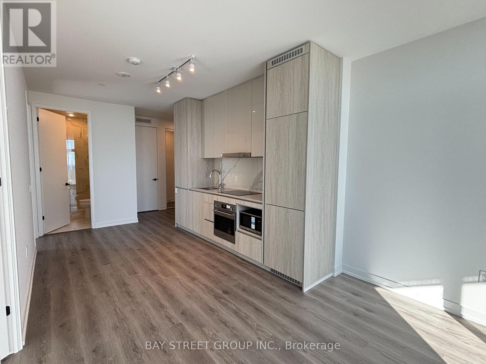 4612 - 28 Interchange Way, Vaughan, Ontario  L4K 0P8 - Photo 17 - N12467368