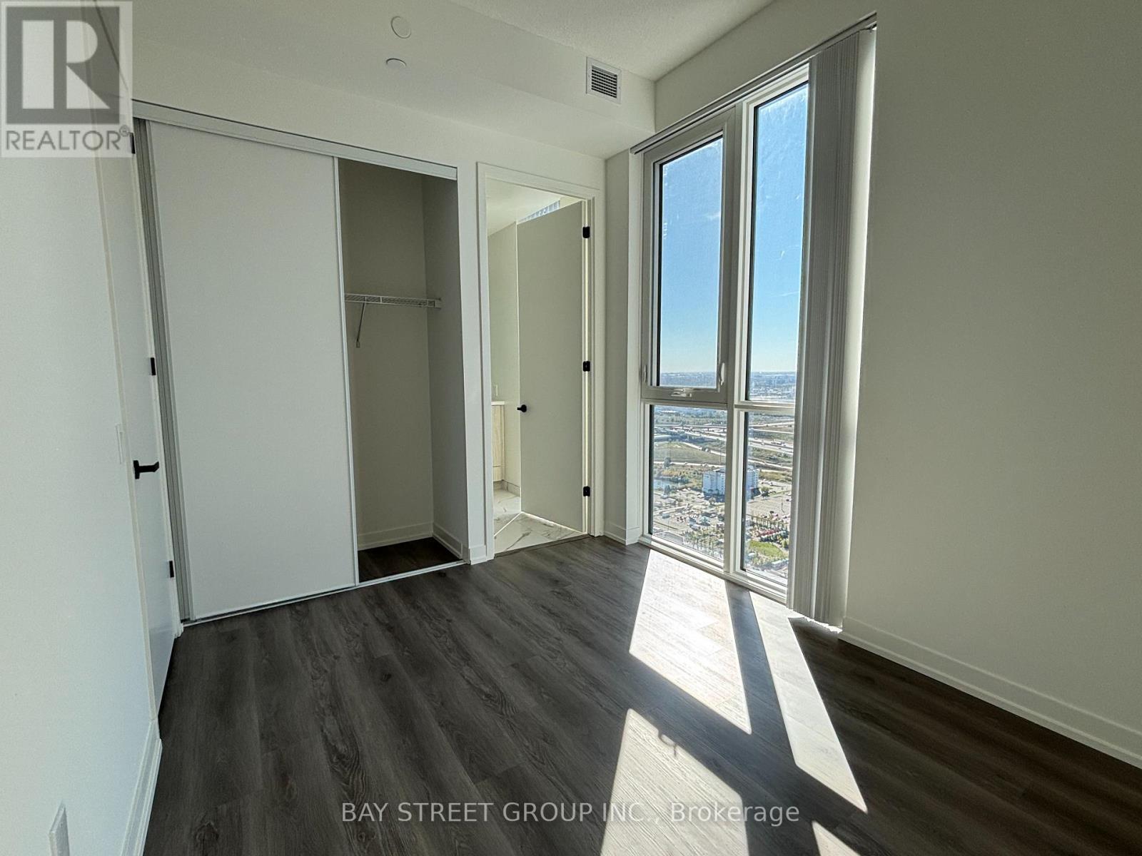 4612 - 28 Interchange Way, Vaughan, Ontario  L4K 0P8 - Photo 19 - N12467368