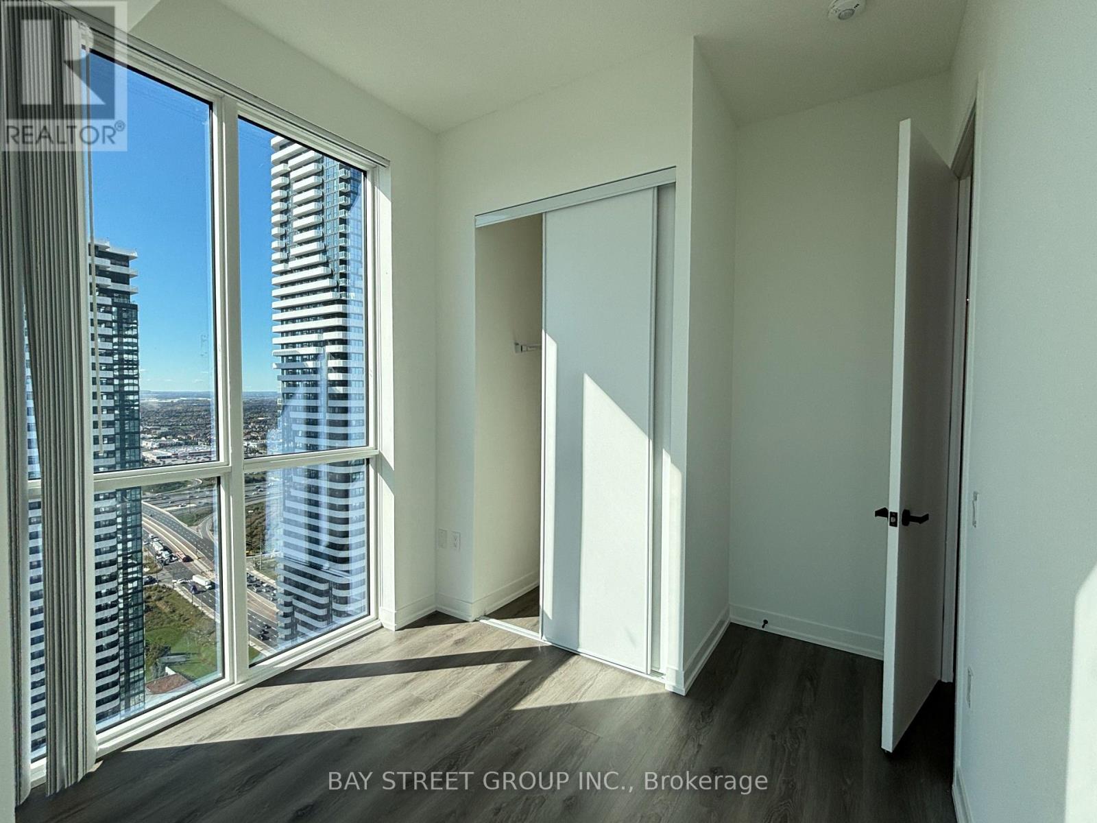 4612 - 28 Interchange Way, Vaughan, Ontario  L4K 0P8 - Photo 23 - N12467368