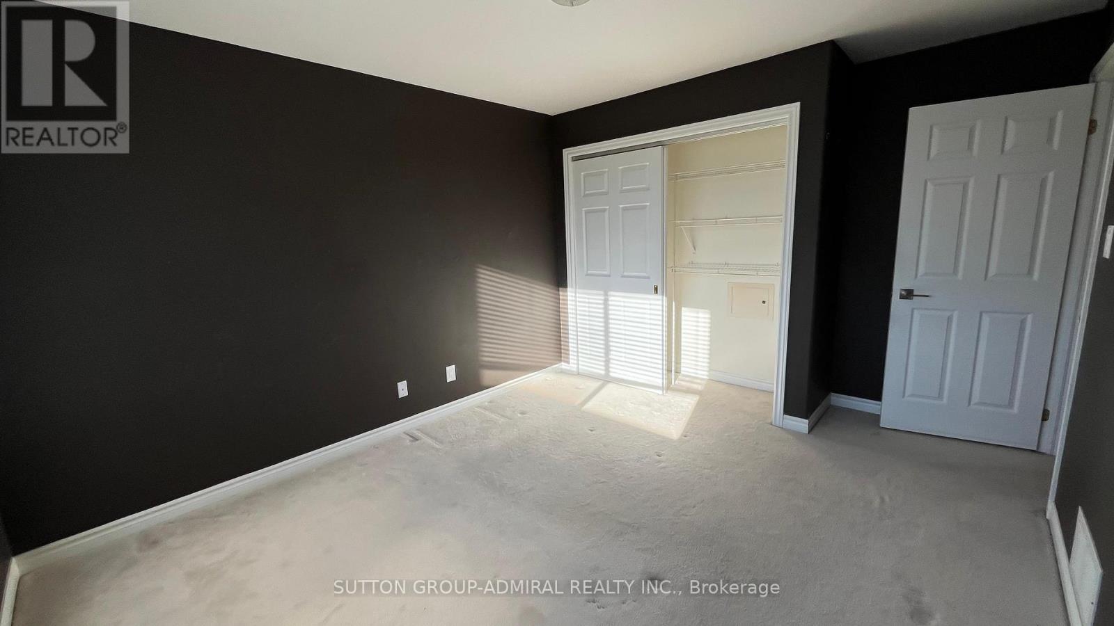 Upper - 12 Revelstoke Court, Barrie, Ontario  L4N 8X7 - Photo 12 - S12467356