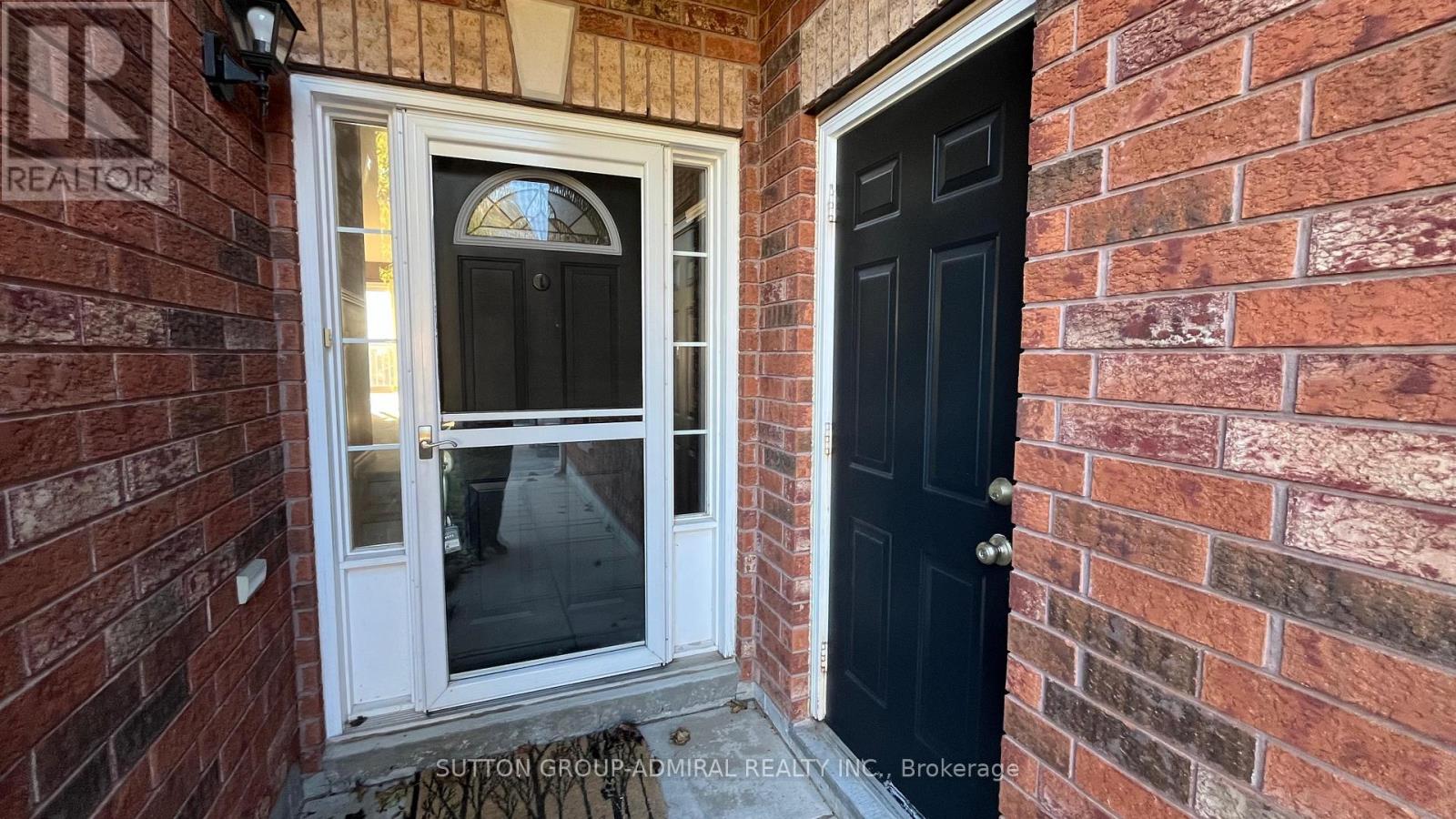 Upper - 12 Revelstoke Court, Barrie, Ontario  L4N 8X7 - Photo 2 - S12467356