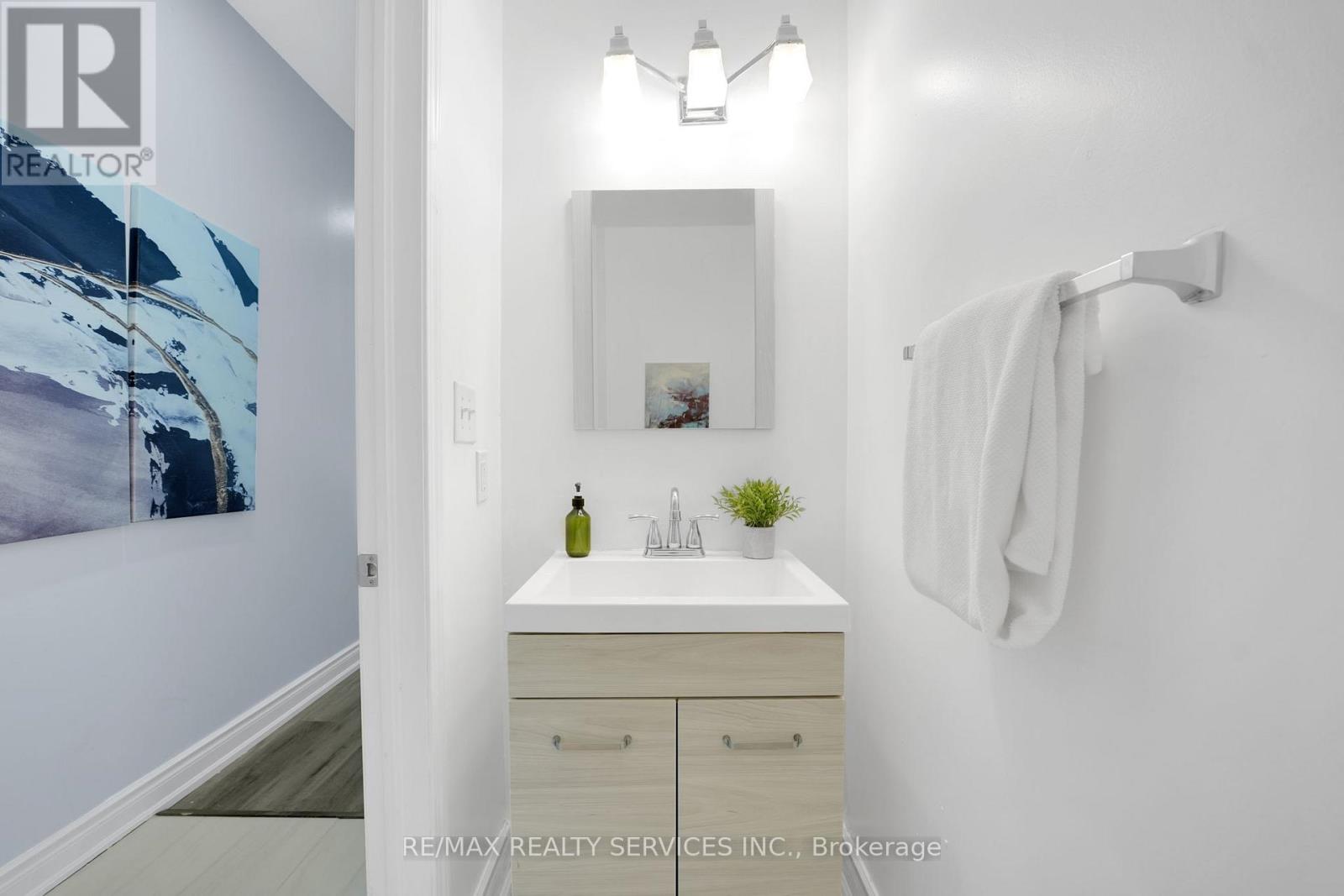 45 - 3059 Finch Avenue W, Toronto, Ontario  M9M 0A7 - Photo 6 - W12467349
