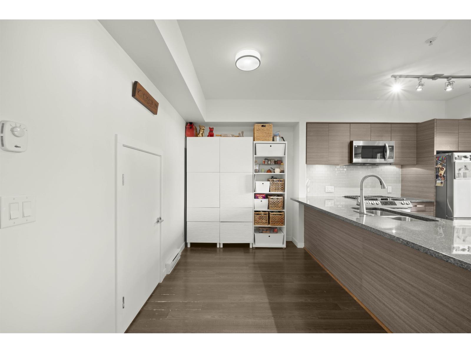 125 13228 Old Yale Road, Surrey, British Columbia  V3T 0K3 - Photo 3 - R3059459