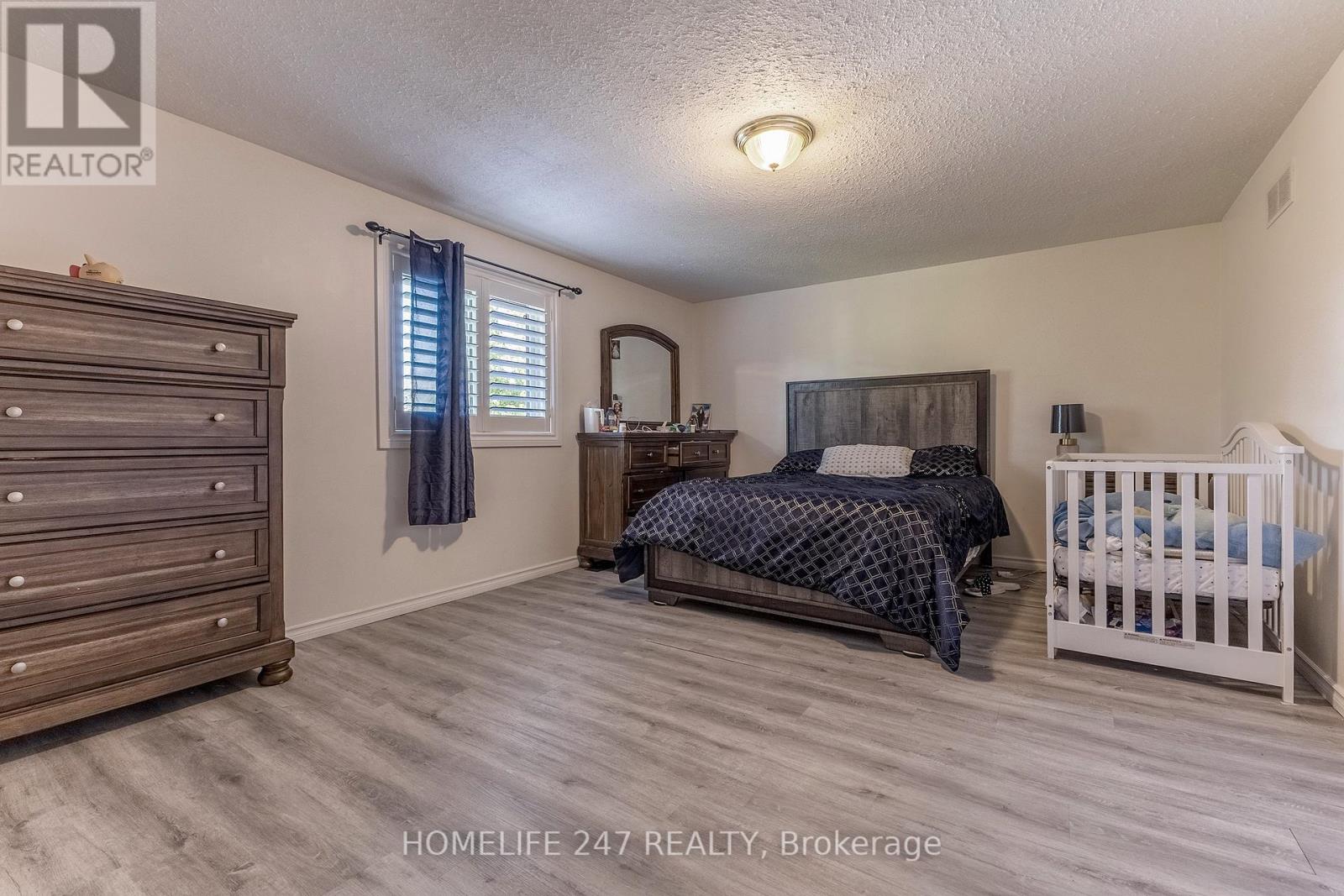 5 - 31 Schroder Crescent, Guelph, Ontario  N1E 7M6 - Photo 18 - X12467364