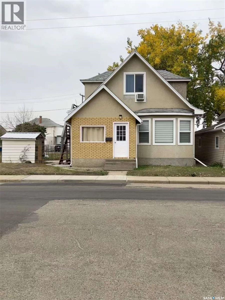 375 Fairford Street W, Moose Jaw, Saskatchewan  S6H 1V8 - Photo 1 - SK020913