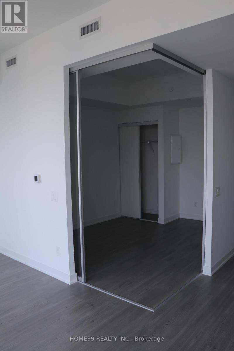 5906 - 8 Wellesley Street W, Toronto, Ontario  M4Y 0J5 - Photo 2 - C12467380