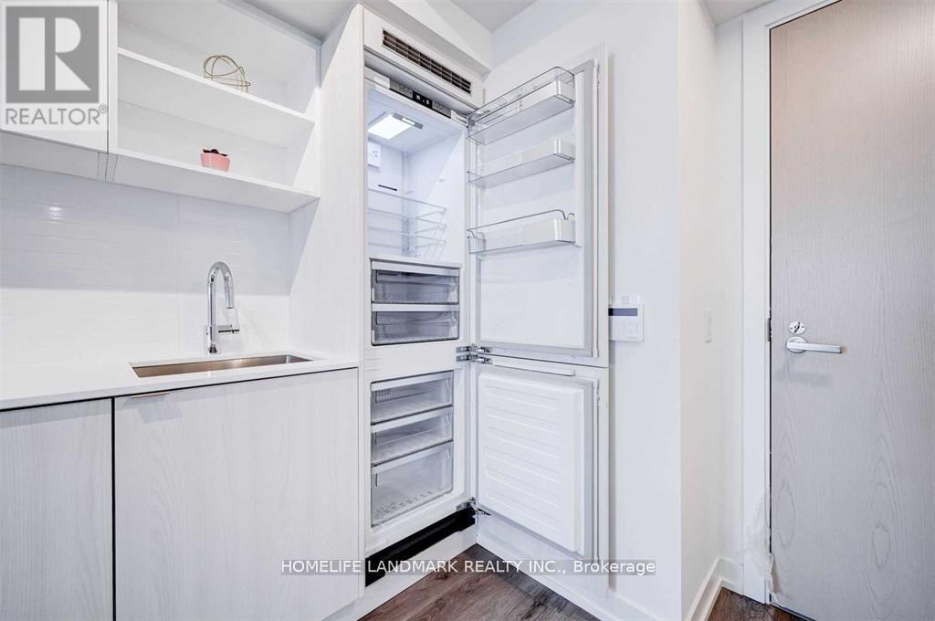 2706 - 138 Downes Street, Toronto, Ontario  M5E 0E4 - Photo 8 - C12467387