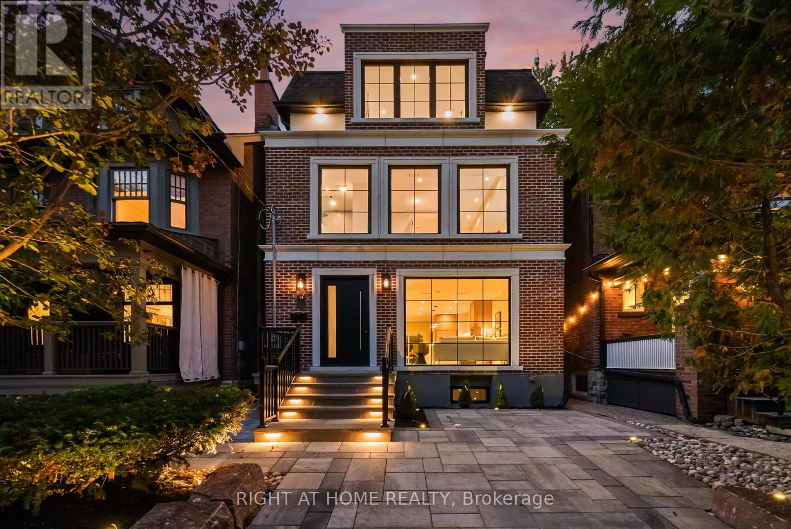 98 DIXON AVENUE, Toronto, Ontario