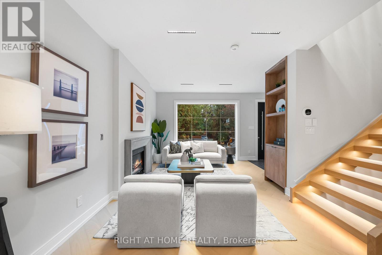 98 Dixon Avenue, Toronto, Ontario  M4L 1N7 - Photo 15 - E12467383