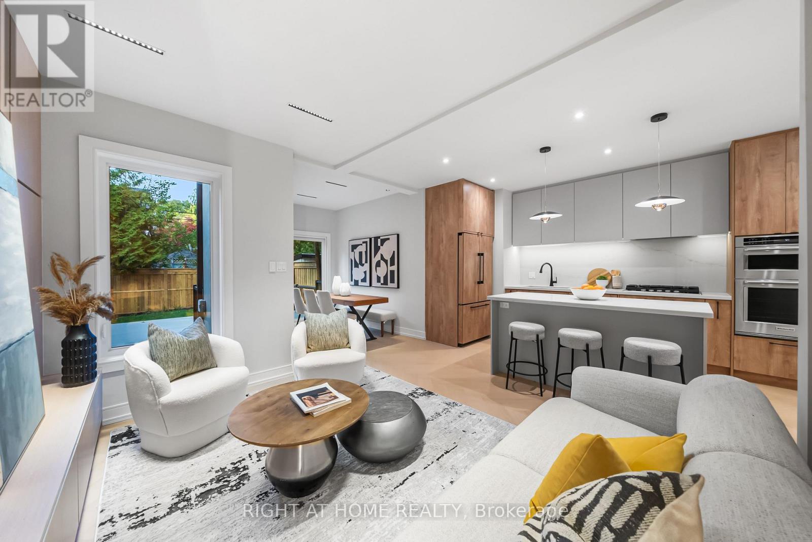 98 Dixon Avenue, Toronto, Ontario  M4L 1N7 - Photo 19 - E12467383