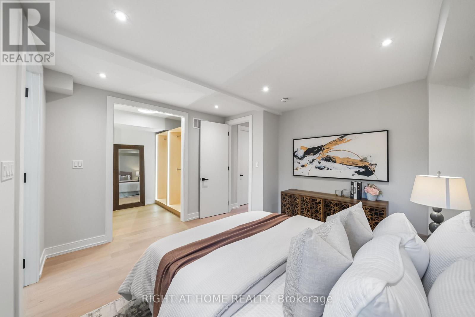 98 Dixon Avenue, Toronto, Ontario  M4L 1N7 - Photo 23 - E12467383