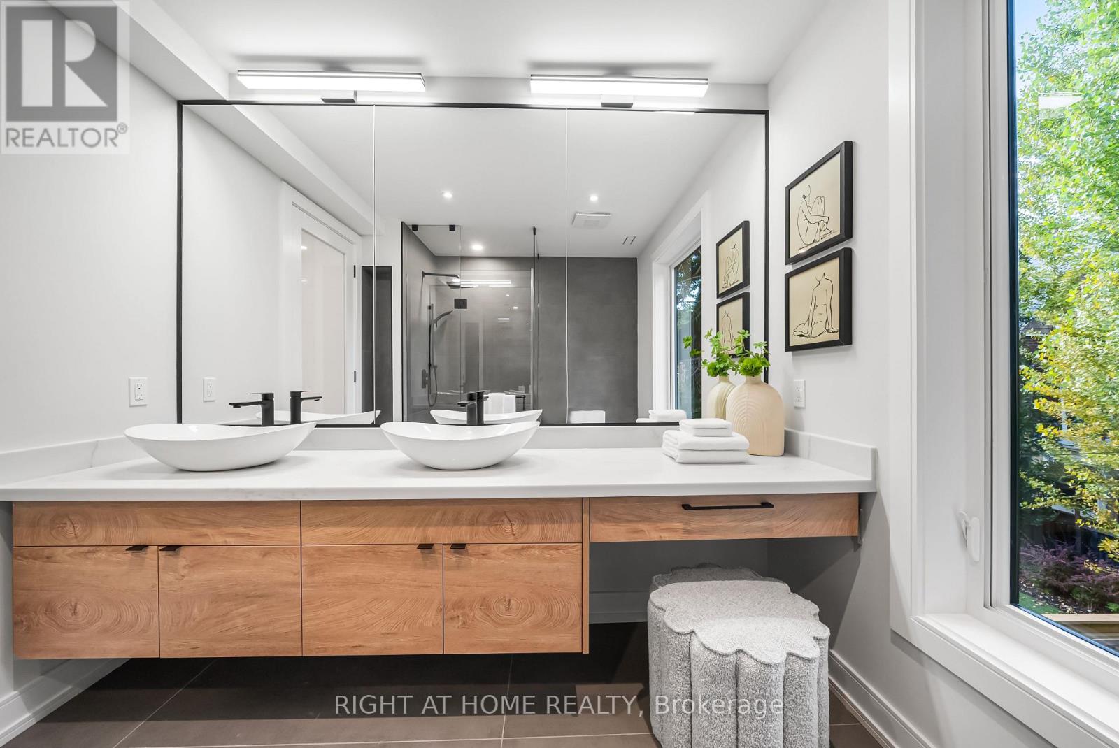 98 Dixon Avenue, Toronto, Ontario  M4L 1N7 - Photo 27 - E12467383