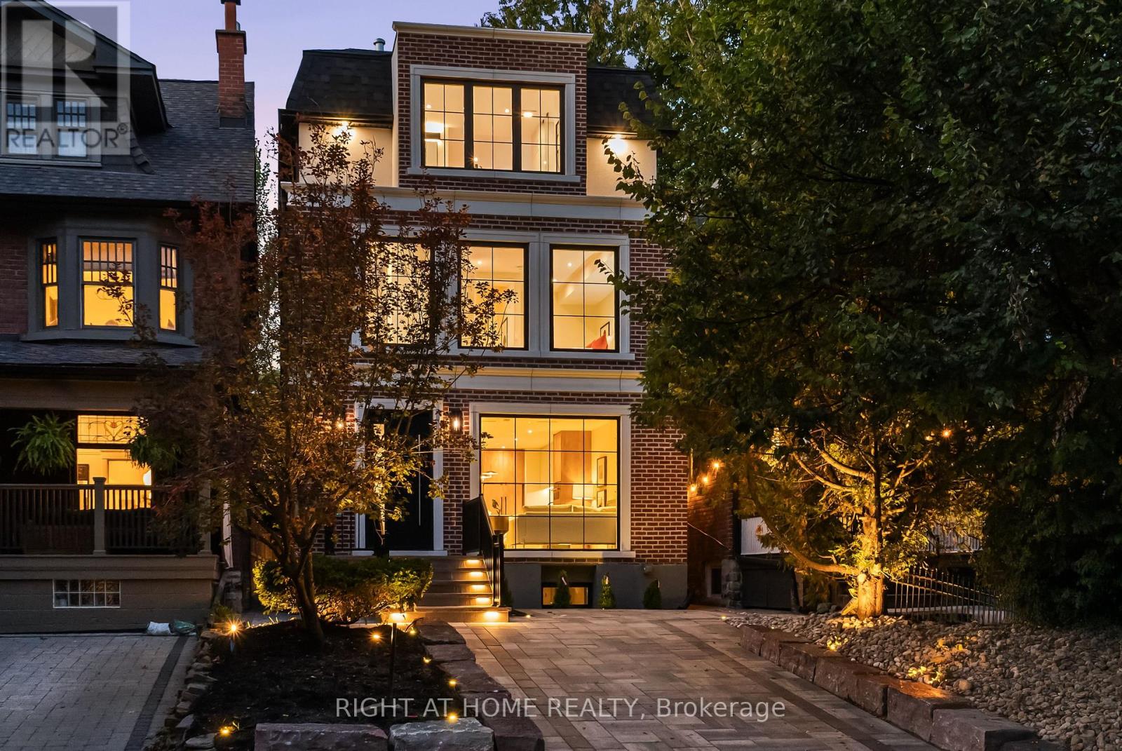 98 Dixon Avenue, Toronto, Ontario  M4L 1N7 - Photo 3 - E12467383