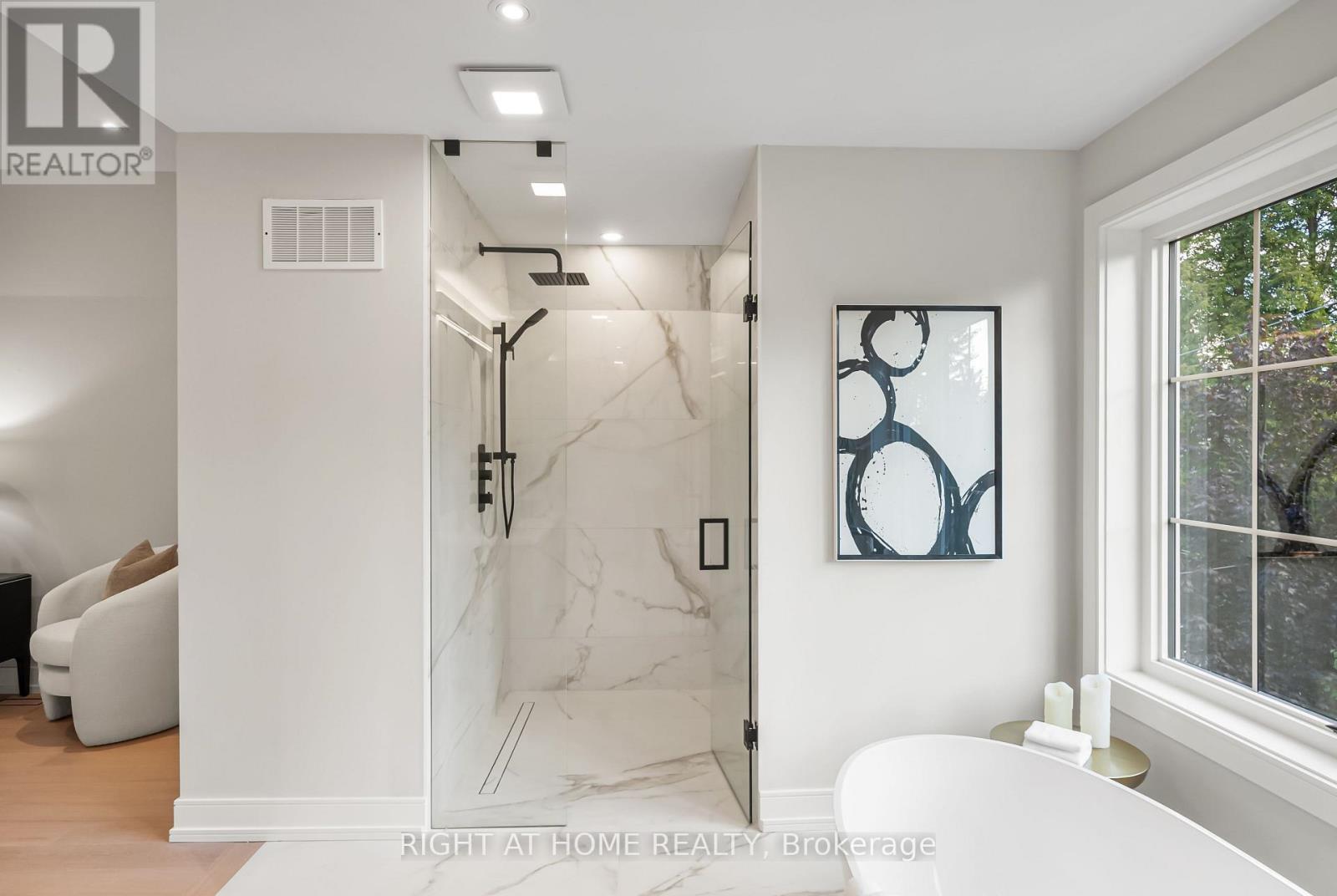98 Dixon Avenue, Toronto, Ontario  M4L 1N7 - Photo 32 - E12467383