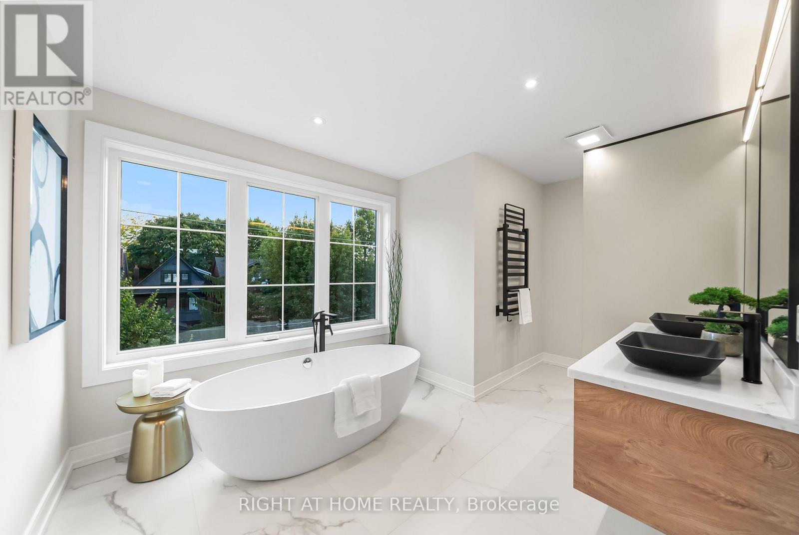 98 Dixon Avenue, Toronto, Ontario  M4L 1N7 - Photo 33 - E12467383