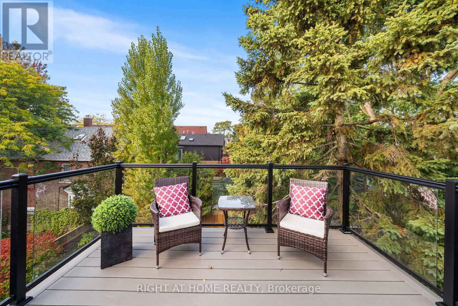 98 Dixon Avenue, Toronto, Ontario  M4L 1N7 - Photo 34 - E12467383