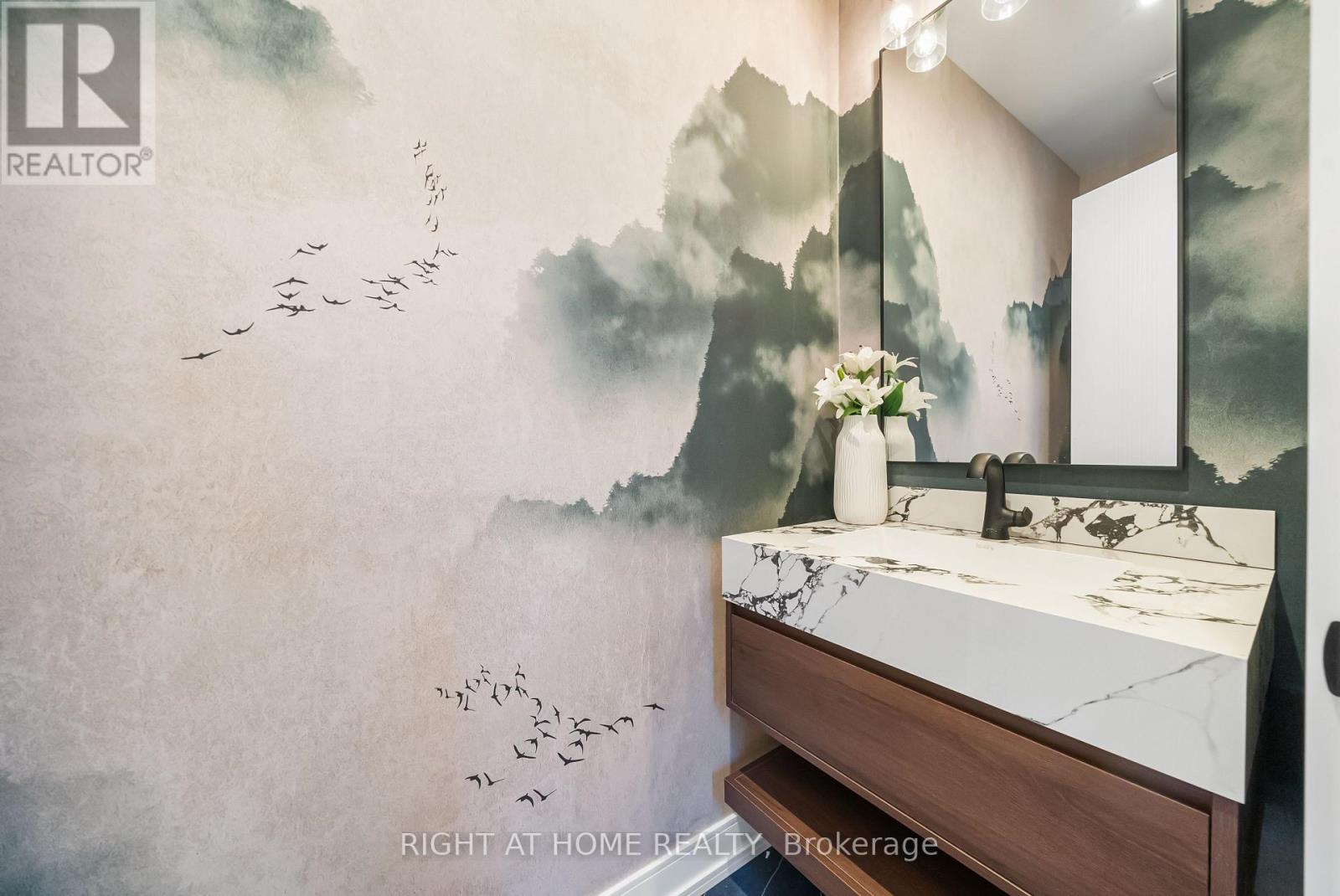 98 Dixon Avenue, Toronto, Ontario  M4L 1N7 - Photo 6 - E12467383
