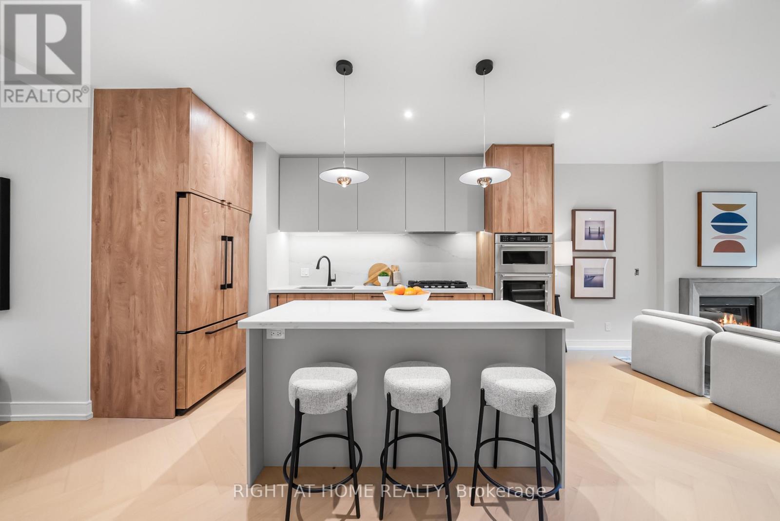 98 Dixon Avenue, Toronto, Ontario  M4L 1N7 - Photo 9 - E12467383