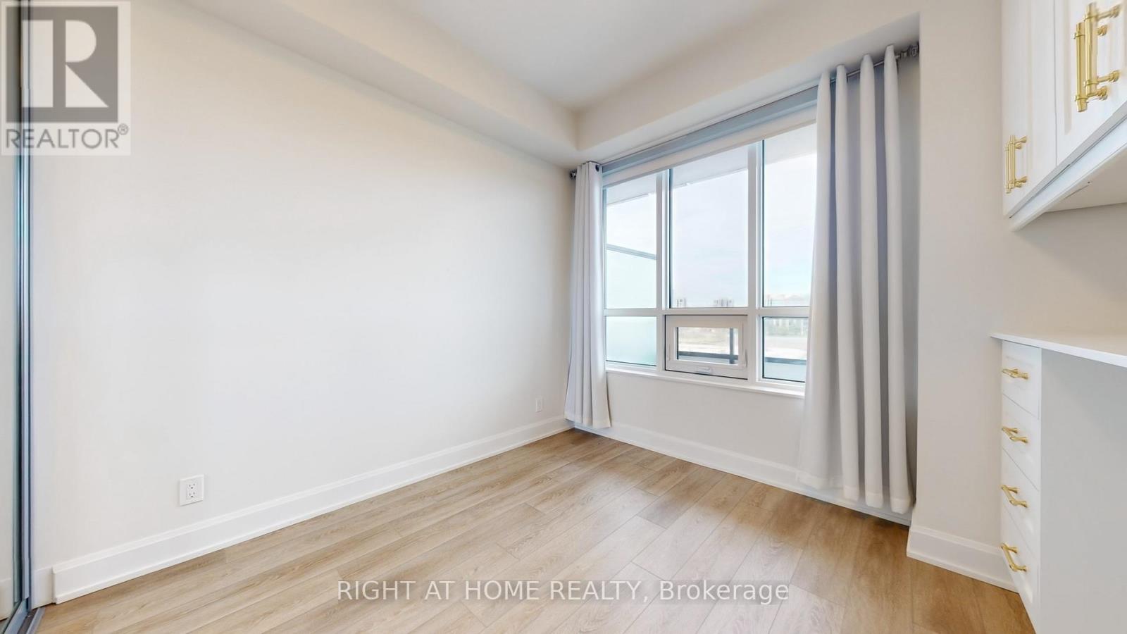 807 - 38 Water Walk Drive, Markham, Ontario  L3R 6M8 - Photo 23 - N12467385