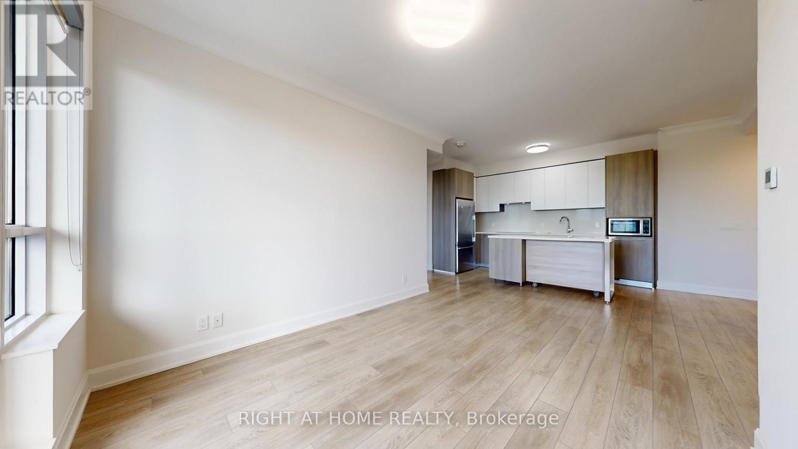 807 - 38 Water Walk Drive, Markham, Ontario  L3R 6M8 - Photo 6 - N12467385