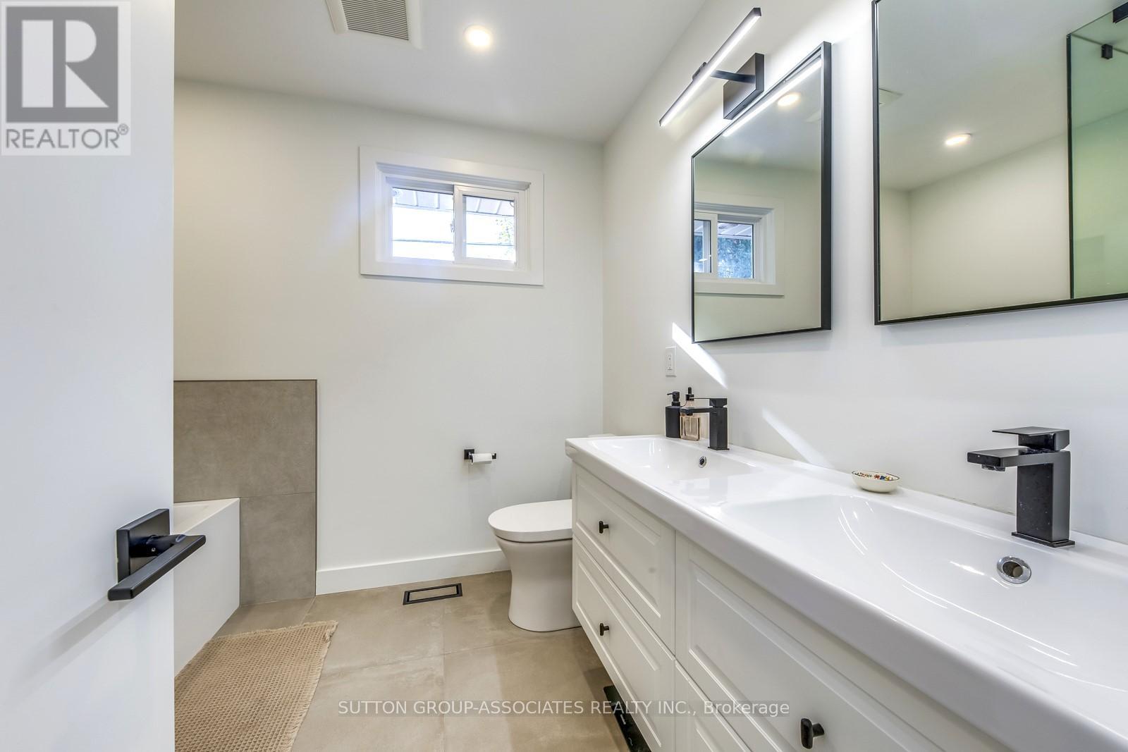 1 Laurentide Avenue, Aurora, Ontario  L4G 3B3 - Photo 15 - N12467392