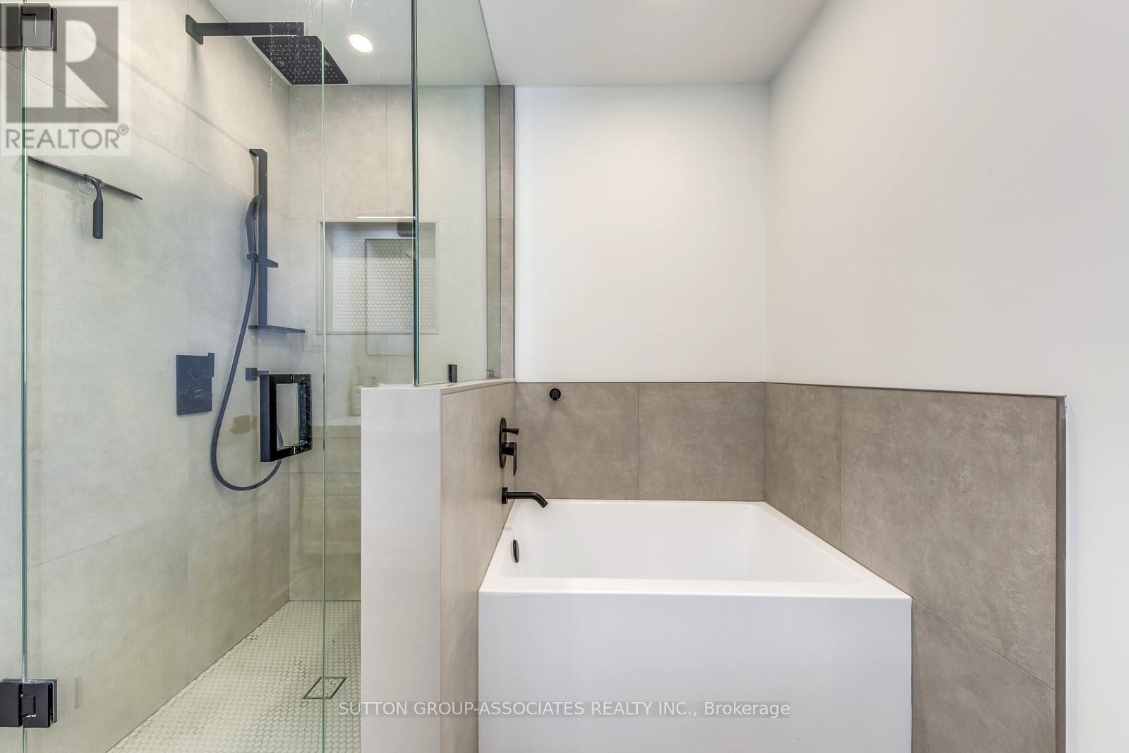 1 Laurentide Avenue, Aurora, Ontario  L4G 3B3 - Photo 16 - N12467392
