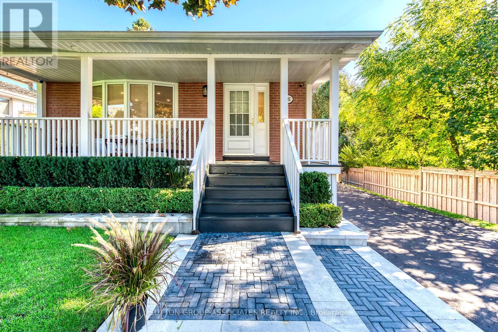 1 Laurentide Avenue, Aurora, Ontario  L4G 3B3 - Photo 2 - N12467392