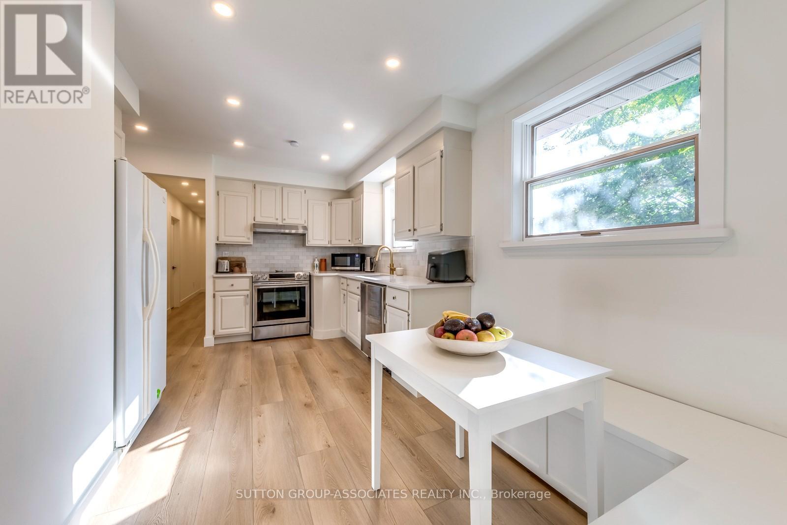 1 Laurentide Avenue, Aurora, Ontario  L4G 3B3 - Photo 8 - N12467392