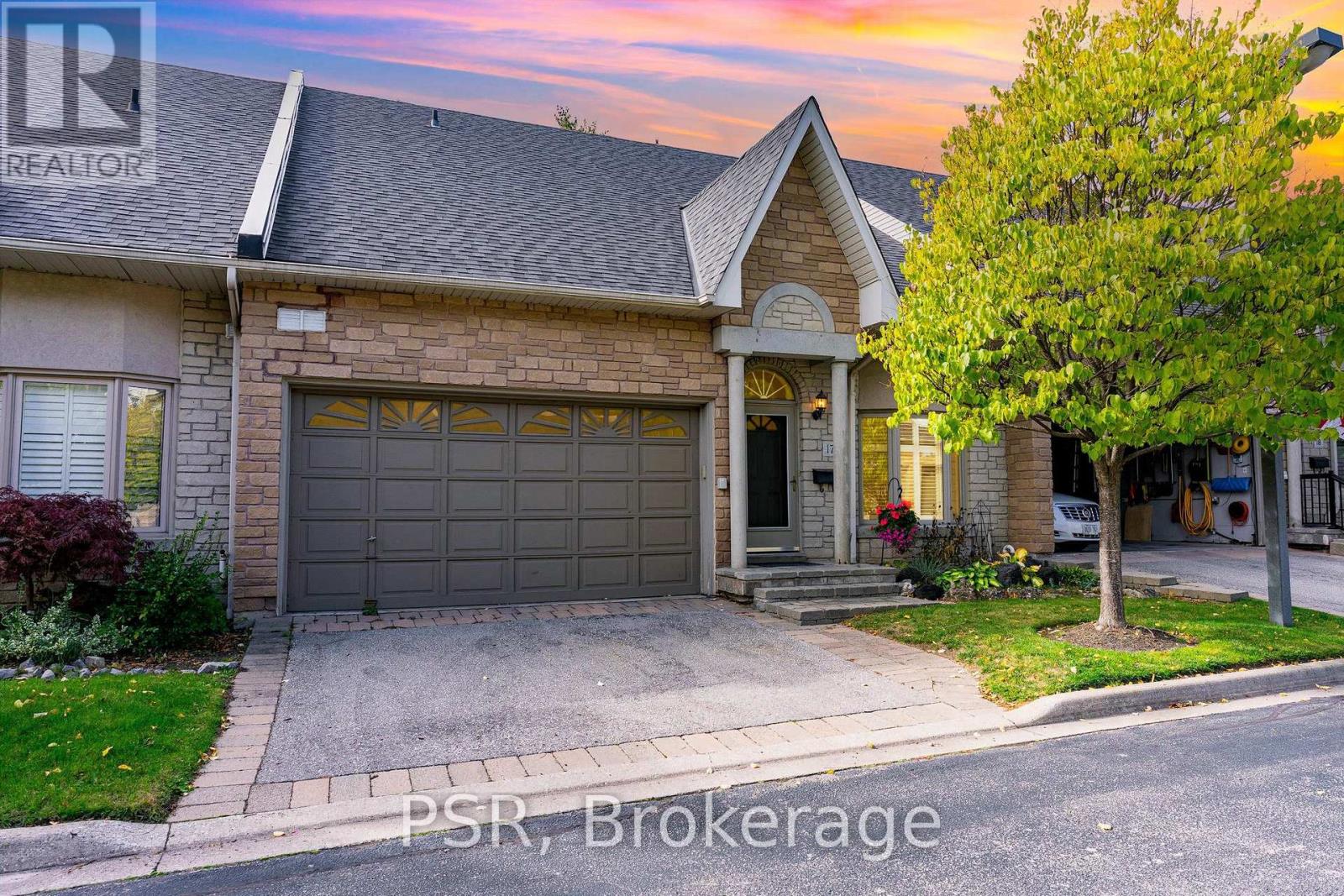 17 - 1010 CRISTINA COURT, Mississauga, Ontario