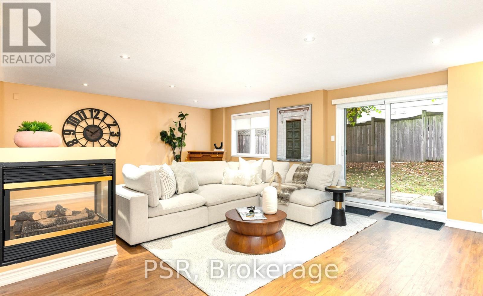 17 - 1010 Cristina Court, Mississauga, Ontario  L5J 4T7 - Photo 16 - W12467372