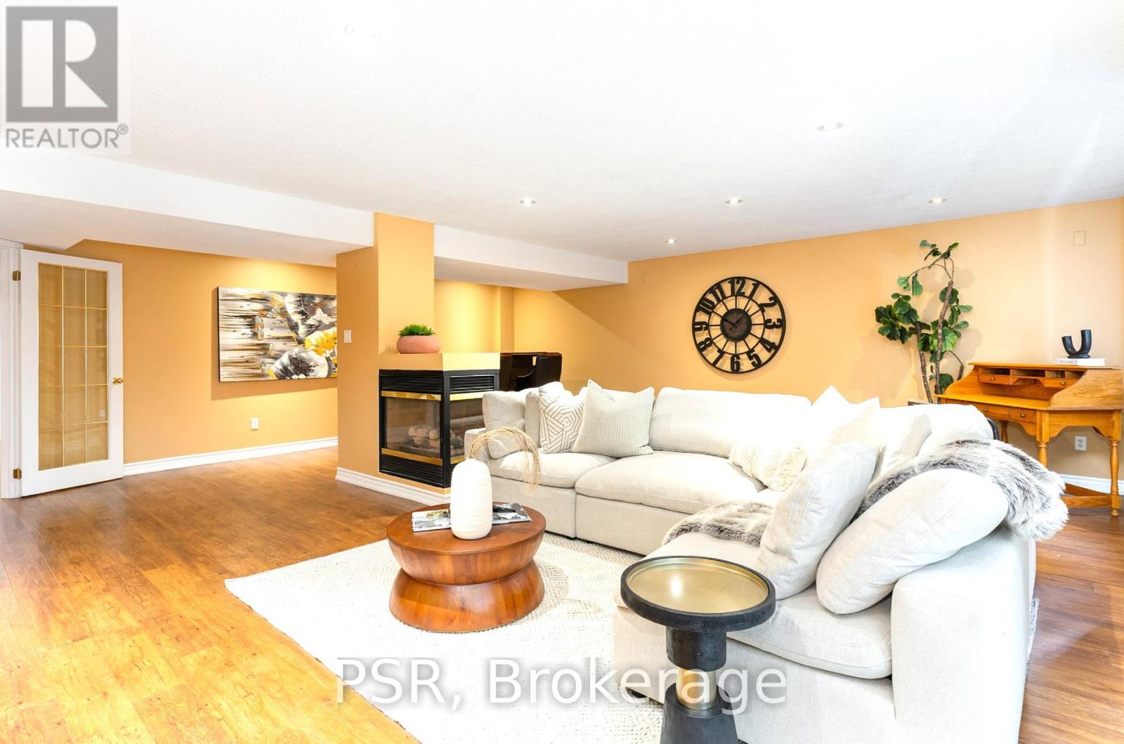 17 - 1010 Cristina Court, Mississauga, Ontario  L5J 4T7 - Photo 18 - W12467372