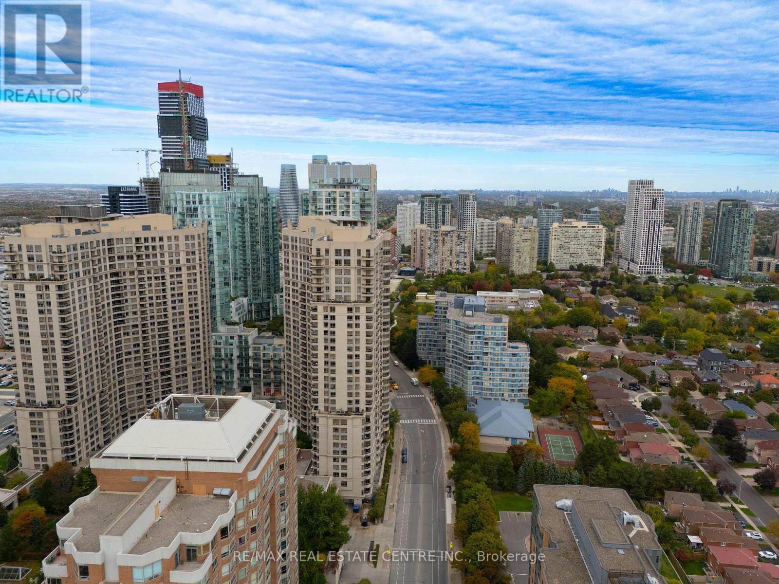 702 - 335 Webb Drive, Mississauga, Ontario  L5B 4A1 - Photo 32 - W12467373