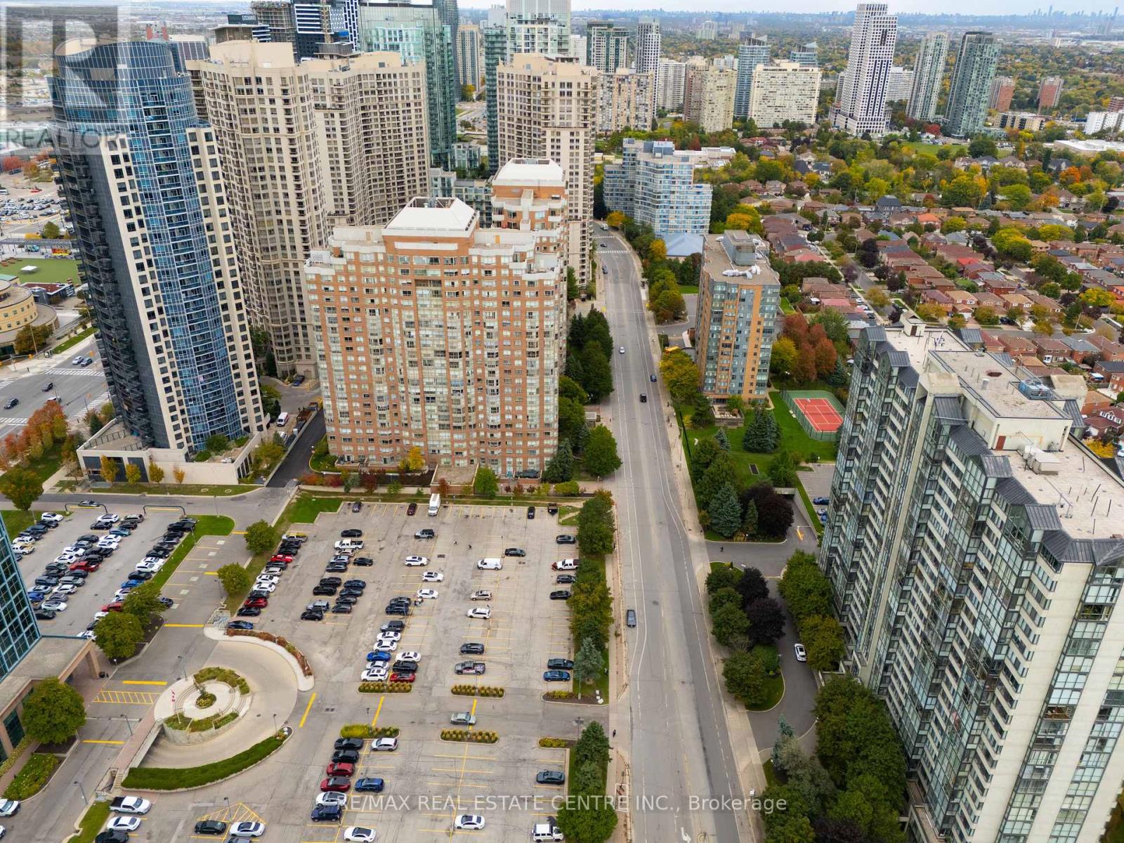 702 - 335 Webb Drive, Mississauga, Ontario  L5B 4A1 - Photo 34 - W12467373